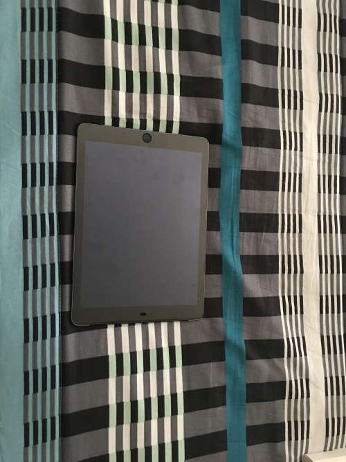 * Apple iPad Air 2 16GB Wi-Fi + Cellular with extra's worth over R7000 *