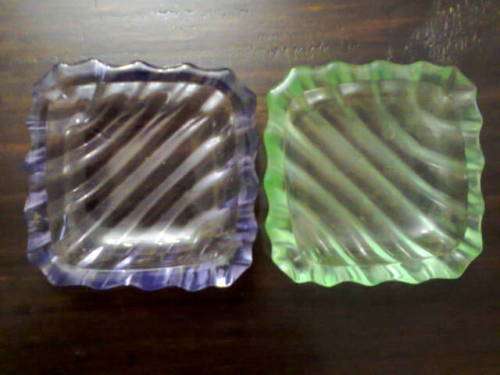 Glass bowls (purple and green)