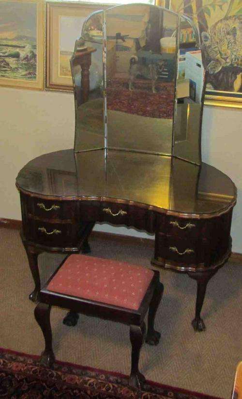 BALL & CLAW DRESSING TABLE=LINENFOLD=3 Mirrors=all Original parts & glass WITH STOOL=MAKE AN OFFER!!