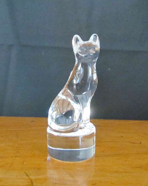 CAT FIGURINE HOYA CRYSTAL TOKYO JAPAN Boxed & wrapped in tissue BRAND NEW!!!! PAPERWEIGHTS!!!!!