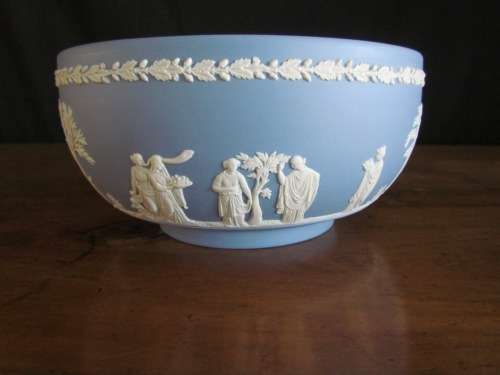 WEDGWOOD SACRIFICE BOWL=BLUE JASPERWARE=White Relief=Scarce!!=1964=Made in ENGLAND.