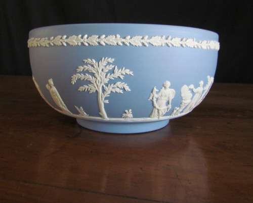 WEDGWOOD SACRIFICE BOWL=BLUE JASPERWARE=White Relief=Scarce!!=1964=Made in ENGLAND.