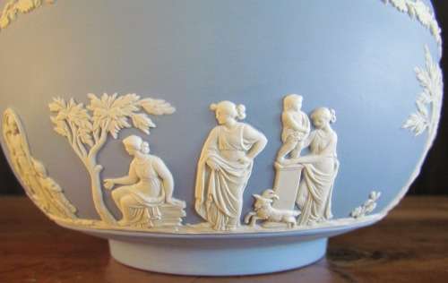 WEDGWOOD SACRIFICE BOWL=BLUE JASPERWARE=White Relief=Scarce!!=1964=Made in ENGLAND.