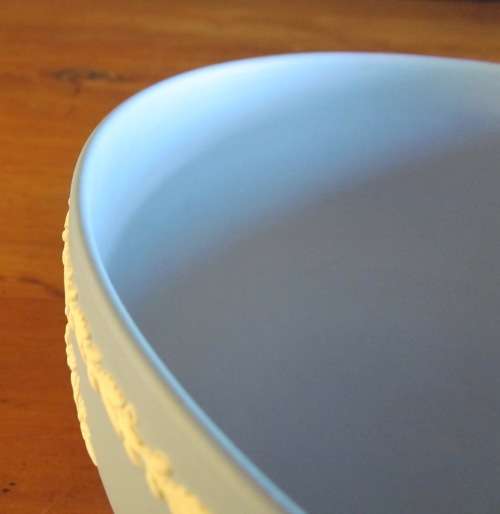 WEDGWOOD SACRIFICE BOWL=BLUE JASPERWARE=White Relief=Scarce!!=1964=Made in ENGLAND.