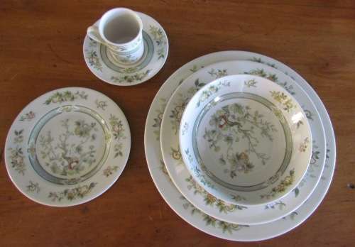 ROYAL DOULTON TONKIN DINNER SERVICE & Coffee Set=10 PLACE Setting=71 PIECES=1974=IMMACULATE!!!!!