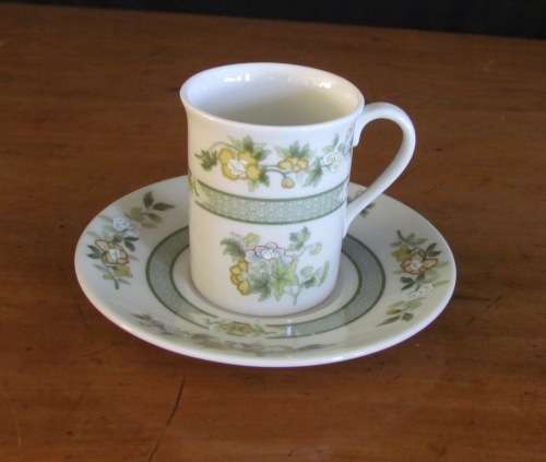 ROYAL DOULTON TONKIN DINNER SERVICE & Coffee Set=10 PLACE Setting=71 PIECES=1974=IMMACULATE!!!!!