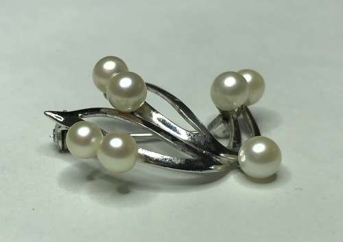 STERLING SILVER BROOCH WITH 7 AUTHENTIC PEARLS=ABSOLUTELY STUNNING=ELEGANT DESIGN=CLEANED!!!