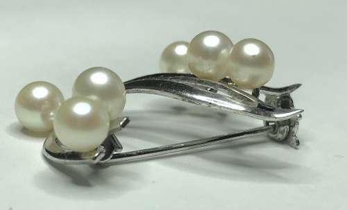 STERLING SILVER BROOCH WITH 7 AUTHENTIC PEARLS=ABSOLUTELY STUNNING=ELEGANT DESIGN=CLEANED!!!