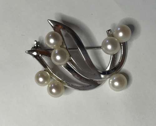 STERLING SILVER BROOCH WITH 7 AUTHENTIC PEARLS=ABSOLUTELY STUNNING=ELEGANT DESIGN=CLEANED!!!