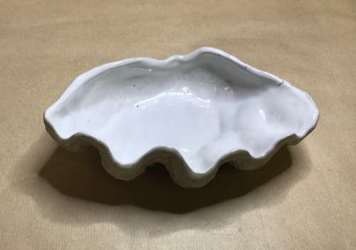 CLAM SHELL BOWL DISH SALAD BOWL SNACK DISH LOCALLY MANUFACTURED - 226mm long.