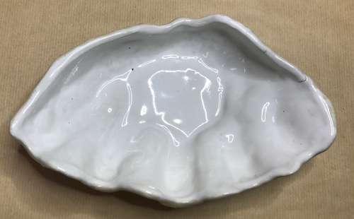 CLAM SHELL BOWL DISH SALAD BOWL SNACK DISH LOCALLY MANUFACTURED - 226mm long.