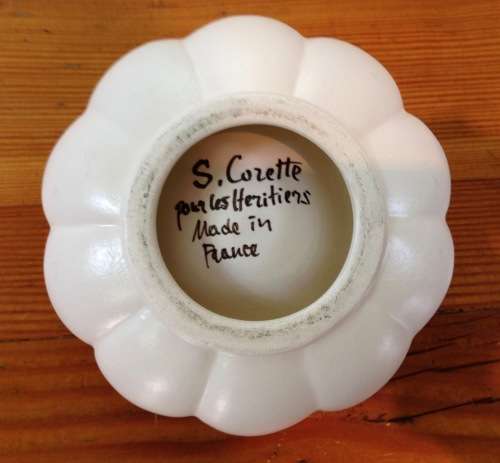 ASHTRAY=WHITE with GILT=S. COZETTE=MADE in FRANCE="Pour les Heritims"=Cigarettes=Smokers=UNUSUAL!!!!