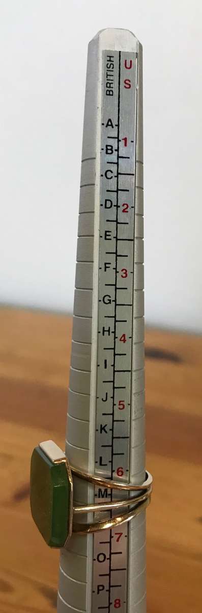 GREEN JADE RING=9ct GOLD=HALLMARKED=BRITISH SIZE M.