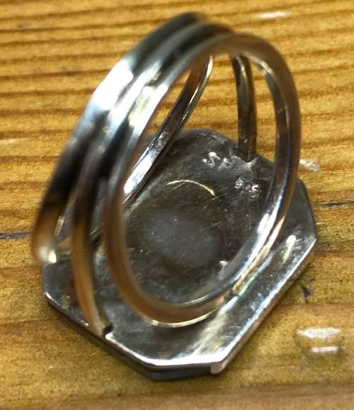 GREEN JADE RING=9ct GOLD=HALLMARKED=BRITISH SIZE M.