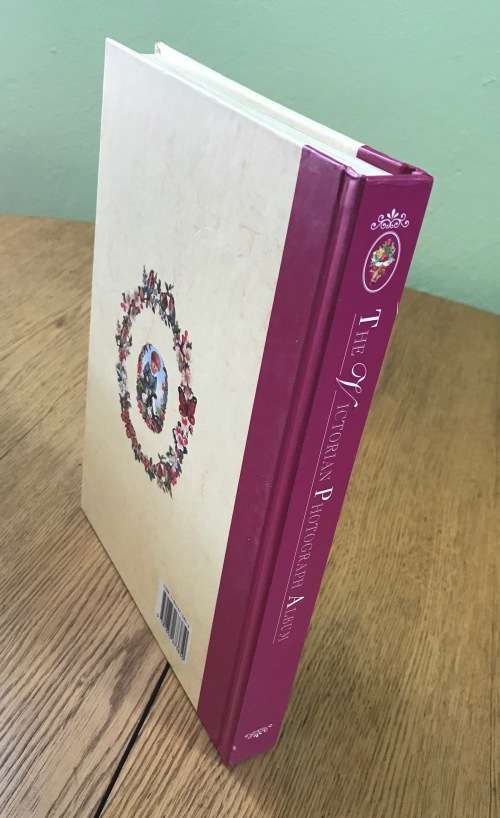THE VICTORIAN PHOTOGRAPH ALBUM=PHOTO'S=1997.