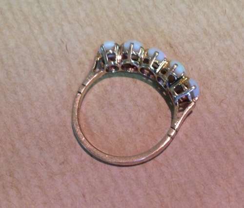 WHITE OPAL RING Hallmarked and Stamped 9K (carat) GOLD 5 OPALS! SIZE US 10 UNUSUAL and STUNNING!