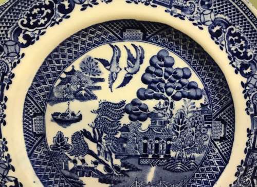 ROYAL VENTON WARE PLATE BURSLEM ENGLAND WILLOW PATTERN BLUE and WHITE STEVENTON + SONS ORIENTAL BIRD