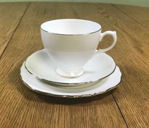 QUEEN ANNE=RIDGWAY POTTERIES=TRIO=TEA CUPS=SAUCERS=ROYAL MALVERN CAKE/SIDE PLATES=