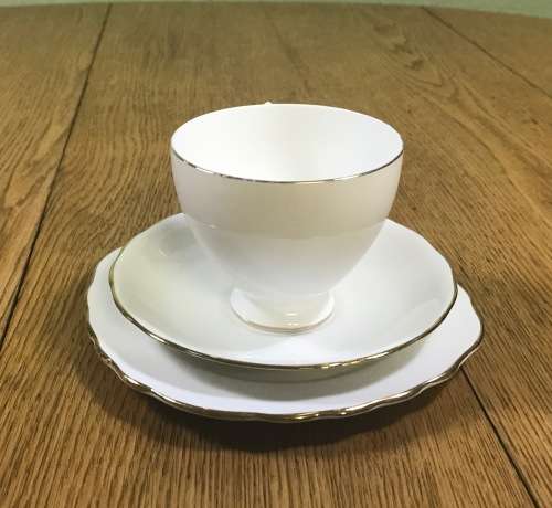QUEEN ANNE=RIDGWAY POTTERIES=TRIO=TEA CUPS=SAUCERS=ROYAL MALVERN CAKE/SIDE PLATES=