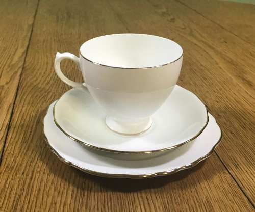 QUEEN ANNE=RIDGWAY POTTERIES=TRIO=TEA CUPS=SAUCERS=ROYAL MALVERN CAKE/SIDE PLATES=