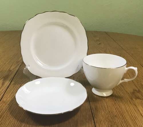 QUEEN ANNE=RIDGWAY POTTERIES=TRIO=TEA CUPS=SAUCERS=ROYAL MALVERN CAKE/SIDE PLATES=