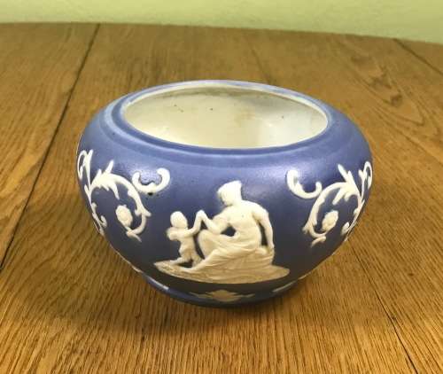 WEDGWOOD style BOWL BLUE and WHITE NO LID Please read notes.......