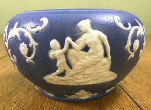 WEDGWOOD style BOWL BLUE and WHITE NO LID Please read notes.......