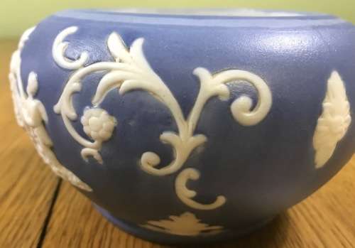 WEDGWOOD style BOWL BLUE and WHITE NO LID Please read notes.......