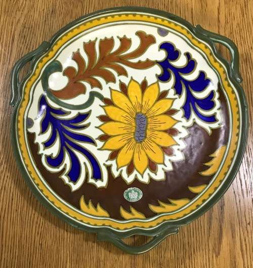 GOUDA ROYAL Zuid Holland BOWL PLATE CHARGER 1948 3236 544? DAHLIA PATTERN FLOWERS FLORAL 3 HANDLES.