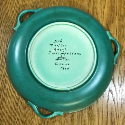 GOUDA ROYAL Zuid Holland BOWL PLATE CHARGER 1948 3236 544? DAHLIA PATTERN FLOWERS FLORAL 3 HANDLES.