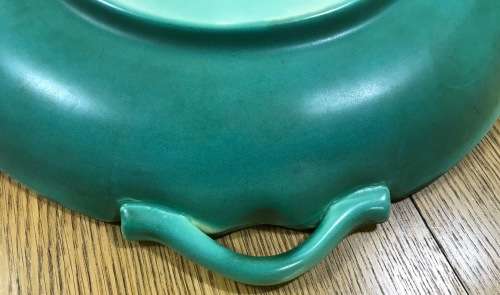 GOUDA ROYAL Zuid Holland BOWL PLATE CHARGER 1948 3236 544? DAHLIA PATTERN FLOWERS FLORAL 3 HANDLES.