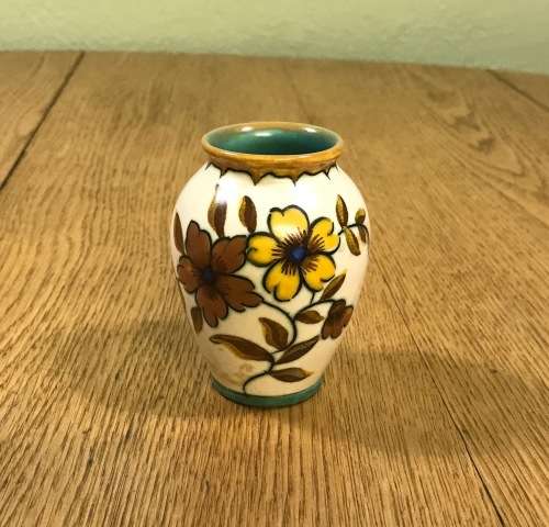 GOUDA HOLLAND SMALL VASE 1939 JULY(5) 2854 TALA PATTERN FLOWERS FLORAL STUNNING PIECE!!!