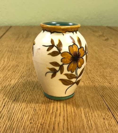 GOUDA HOLLAND SMALL VASE 1939 JULY(5) 2854 TALA PATTERN FLOWERS FLORAL STUNNING PIECE!!!