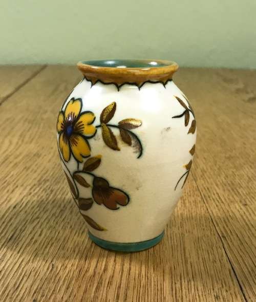 GOUDA HOLLAND SMALL VASE 1939 JULY(5) 2854 TALA PATTERN FLOWERS FLORAL STUNNING PIECE!!!