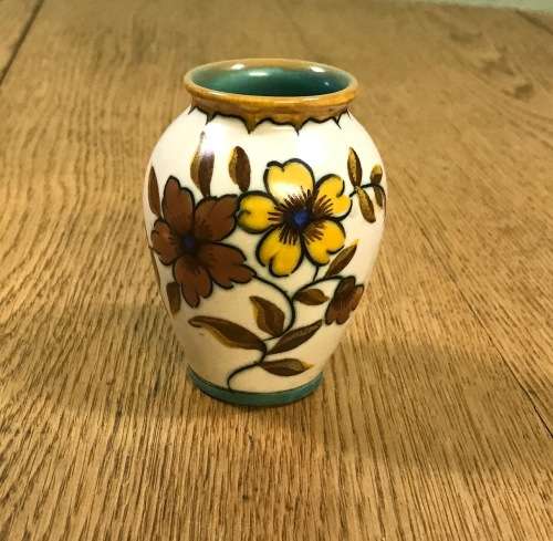 GOUDA HOLLAND SMALL VASE 1939 JULY(5) 2854 TALA PATTERN FLOWERS FLORAL STUNNING PIECE!!!