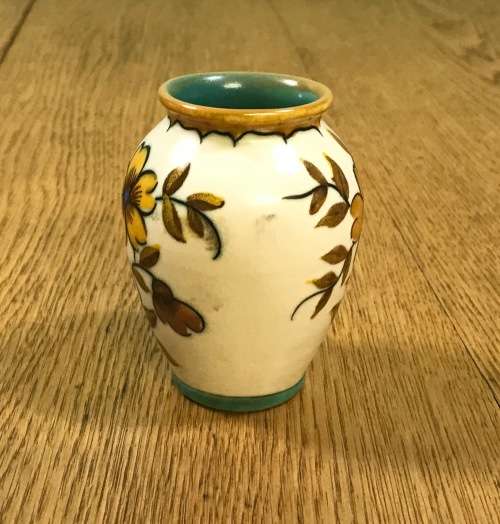 GOUDA HOLLAND SMALL VASE 1939 JULY(5) 2854 TALA PATTERN FLOWERS FLORAL STUNNING PIECE!!!