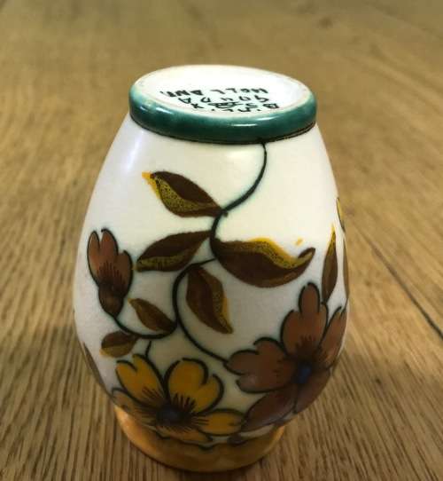 GOUDA HOLLAND SMALL VASE 1939 JULY(5) 2854 TALA PATTERN FLOWERS FLORAL STUNNING PIECE!!!