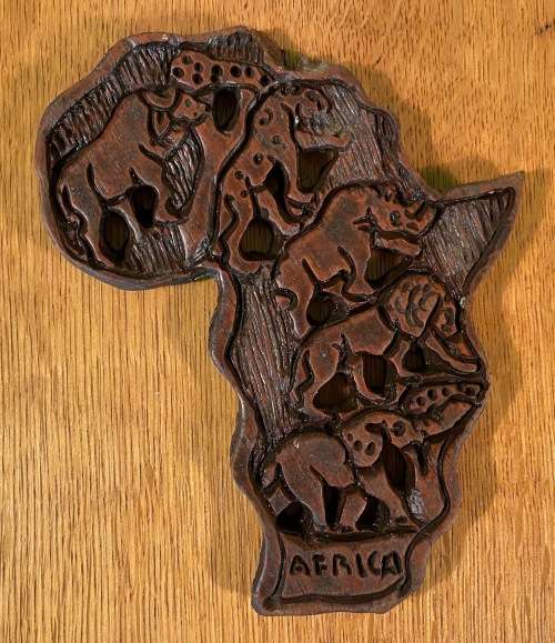 AFRICA MAP on WOOD with BIG FIVE - ELEPHANT, LION, RHINO, LEOPARD, BUFFALO - WALL HANGING.