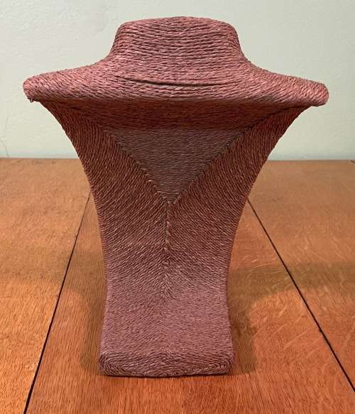 JEWELLERY NECKLACE CHOKER PENDANT DISPLAY MANNEQUIN / BUST / STAND NATURAL PAPER TWINE COLOUR CURVED