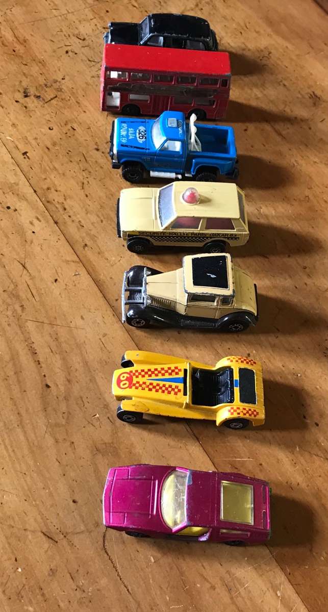 MATCHBOX / LESNEY DINKY CARS - USED - x 7 - Cars - Bus - Paris Dakar - London Taxi - Police
