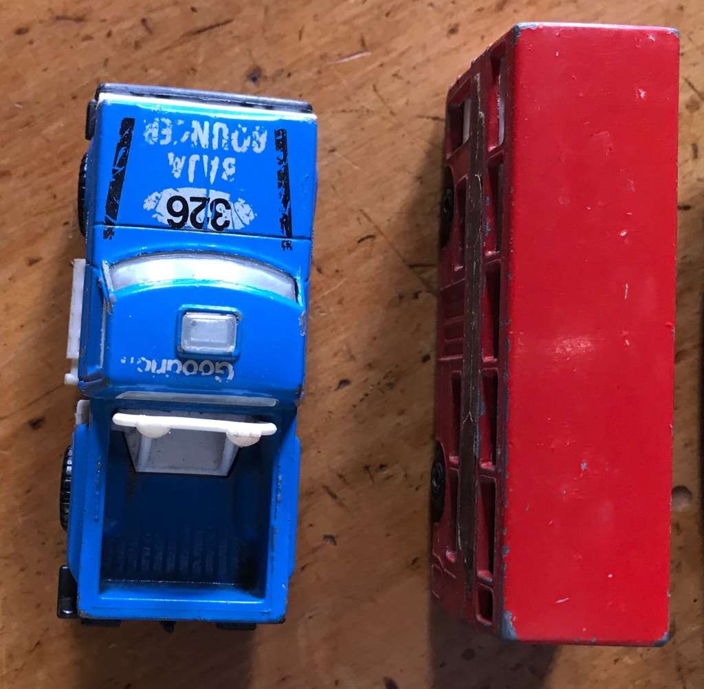MATCHBOX / LESNEY DINKY CARS - USED - x 7 - Cars - Bus - Paris Dakar - London Taxi - Police
