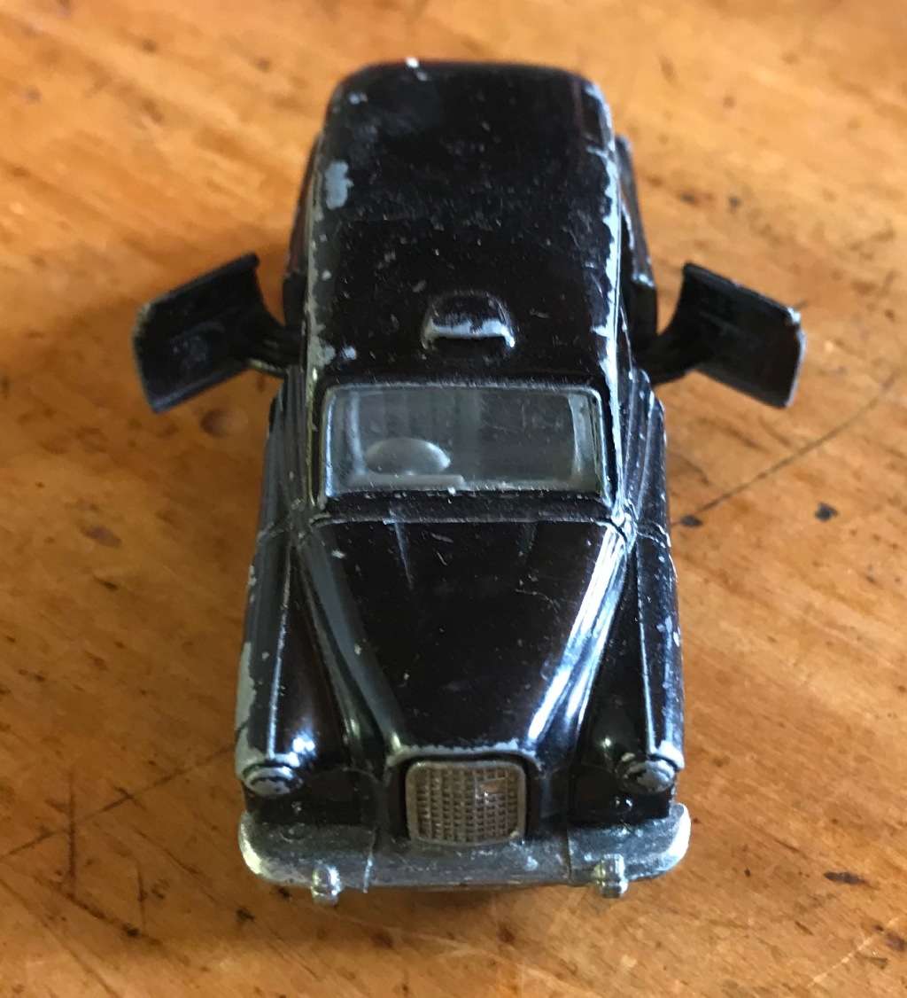 MATCHBOX / LESNEY DINKY CARS - USED - x 7 - Cars - Bus - Paris Dakar - London Taxi - Police