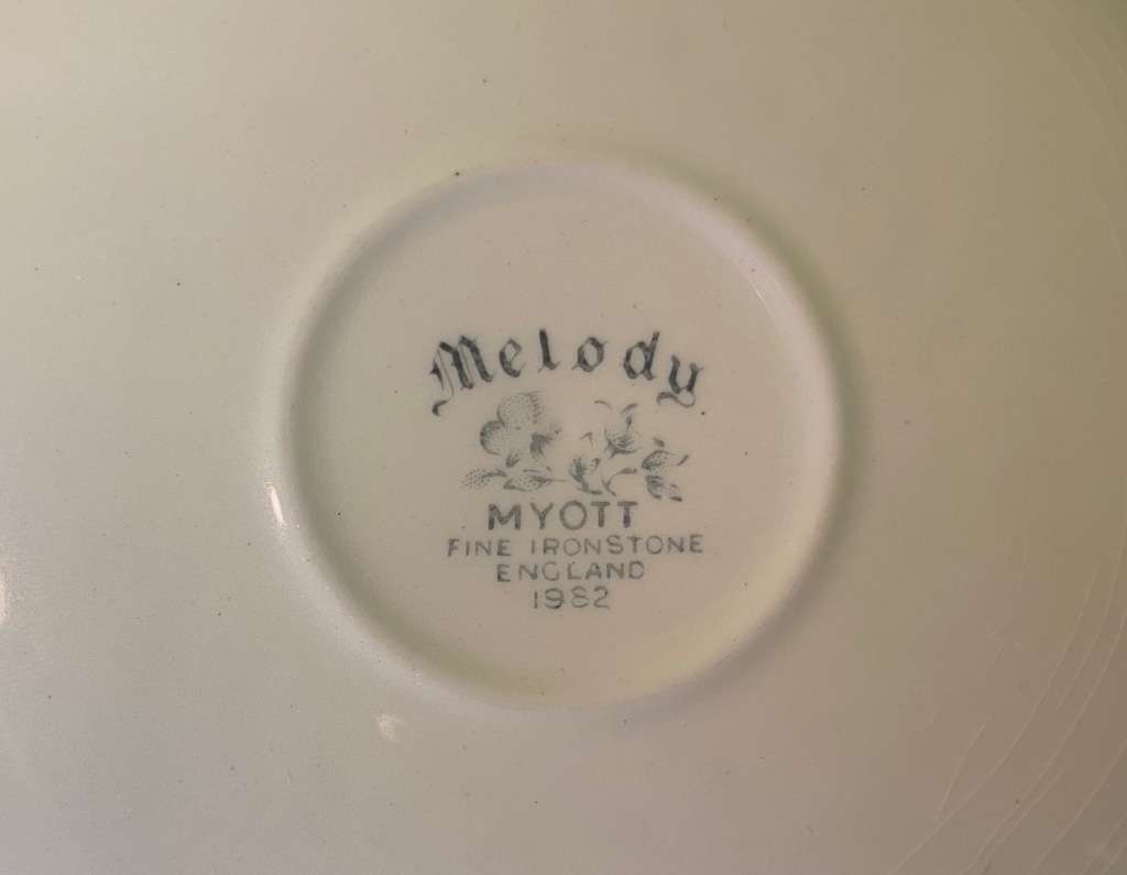 MYOTT - FINE IRONSTONE - ENGLAND - 1982 - SAUCER  BLUE and WHITE - FLOWERS - STUNNING!!!!!