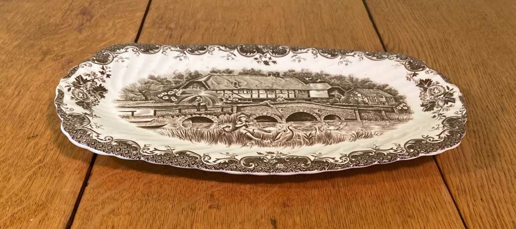 SANDWICH PLATTER - IRONSTONE - JOHNSON BROTHERS - ENGLISH COUNTRY LIFE - ENGLAND - BROWN & WHITE.