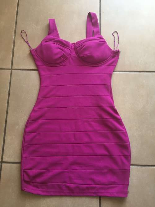 ladies pink dress meduim