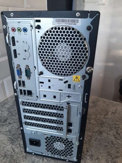 Lenovo M910T i3 6100CPU, 500GB HDD, 8GB DDR4 RAM