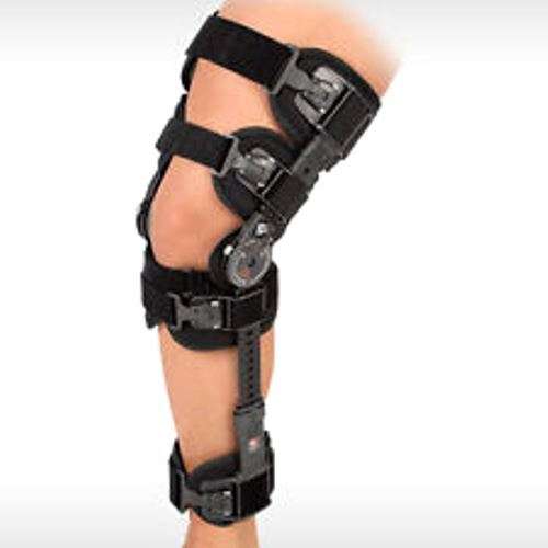 KNEE BRACE (LEFT OR RIGHT). BLEDSOE G3. POST OPERATIVE. COOL VERSION. EK 061000.