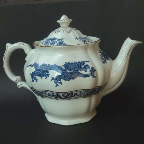Booths Dragon Pattern. SMALL TEAPOT, 2 CUPS AND 2 SAUCERS. Antique (1912 Patent) Lovely condition.