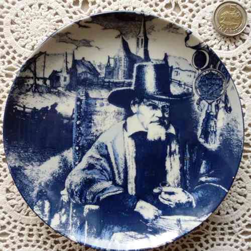 3 DELFT COLLECTOR`s LIMITED EDITION PLATES. Oude Molen Dutch History Series.  (3 auctioned in 1 lot)