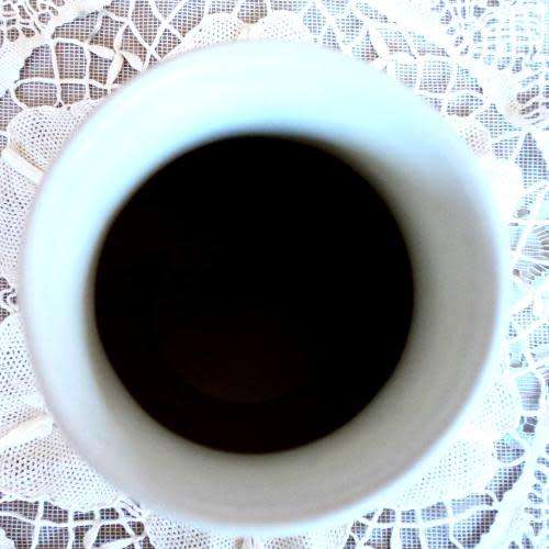 POOL VASE. Handpainted. Medium size (16 cm height). Pristine condition. Collector`s piece!